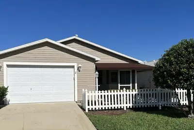 Image de Villa Near The Heart of The Villages