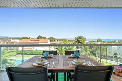 Image de Appartement \"Martin y Rose en Salou\" avec vue sur la mer, piscine partagée & Wi-Fi