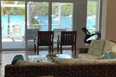 Image de Water access to Great Cruz Bay with pool! No power outages!