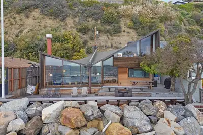 Image de The Waves – Spacious, Stylish Beach Retreat Near Las Olas