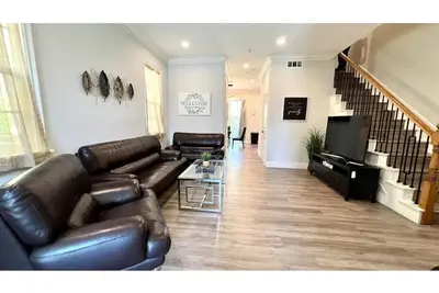 Image de New 3br 2. 5baths upscale, attached garage, close to Dtla and Universal Studio