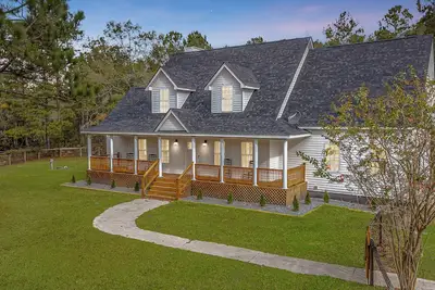 Image de Grandma's Farm on 6 acres with Barn and River Access