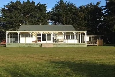 Image de Privacy, tranquility, wildlife on your front lawn!