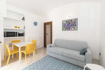 New! Coloured Flowers Apartment x4