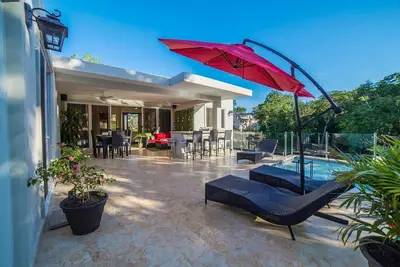 Image de 3-bedroom villa with private pool in guest-friendly secured Sosua residence