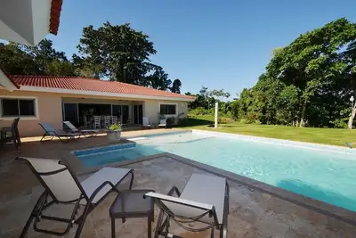 Image de 5-bedroom villa with private infinity pool, free shuttle bus, guest-friendly
