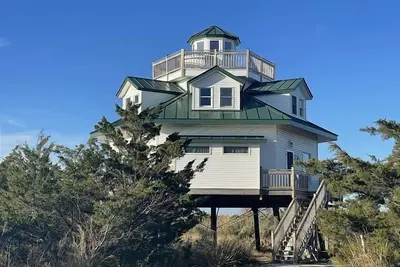 Image de Unique! Pet friendly, water views galore! !