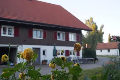 Image de Vacation apartment on a farm in the beautiful Allgäu with sunbathing lawn and fireplace