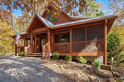 Image de Dog-friendly cabin with hot tub, 2 fireplaces, game room. washer/dryer & Ac