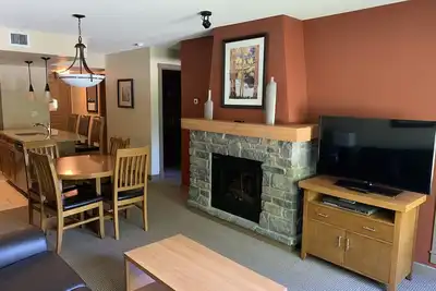 Image de ★Rocky Mountain Retreat and 5 Min Walk to the Bow