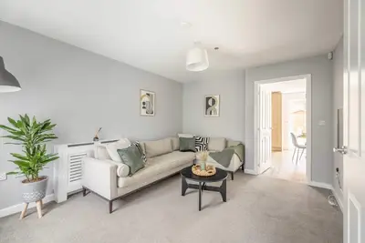 Image de 3 Bedroom & Parking. Nr Slough, Windsor & Heathrow