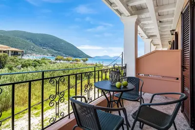 Image de Appartement \"Studio Rea\" avec vue sur la mer, jardin et Wi-Fi.