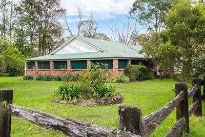 Image de Tatbern Park Cottage Wallalong next to Wallalong House wedding venue - suits up to 10 guests