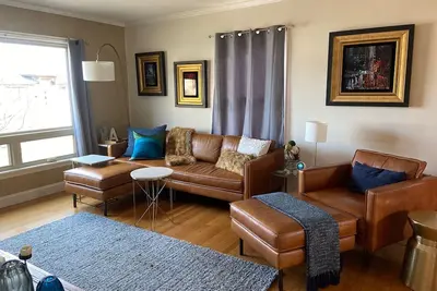 Image de Perfectly located cottage home - within 15 minutes of everything!