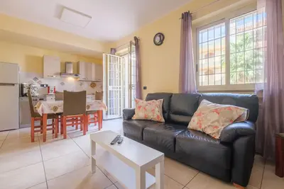 Maison de vacances \"Casa a 100 mt Dal Mare\" avec balcon privé, Wi-Fi et A/C