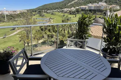 Image de Charming Penthouse, Roof Terrace, Mountain views