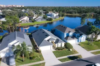 Image de Dream Weaver Villa® - Blooming Alamanda: Lakefront, Pool, Spa, Near Disney