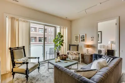 Image de Pet Friendly! Desirable Sheridan Park is a Safe, Vibrant, and Welcoming Area you are Sure to Love by AllSet Turnover