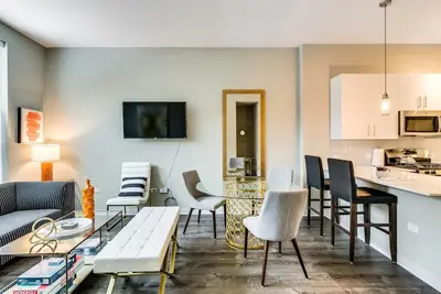 Image de Brand-New Building! Secure and Stylish - Great River West Location! by AllSet Turnover