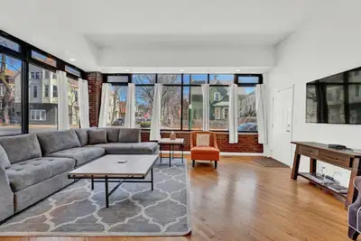 Image de Pet Friendly! Unique Converted Storefront Stay - Great Neighborhood! by AllSet Turnover