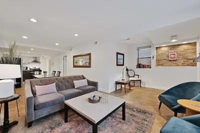 Image de Bucktown Condo Just Two Blocks from the L by AllSet Turnover