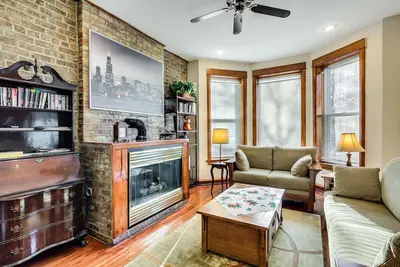 Image de Perfect for Groups! Steps to the Beach and Room for All! Enjoy All Andersonville Has to Offer! by AllSet Turnover
