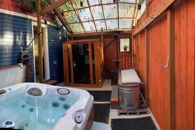 Image de Vancouver Oasis w/hot tub, sauna, & cold plunge.