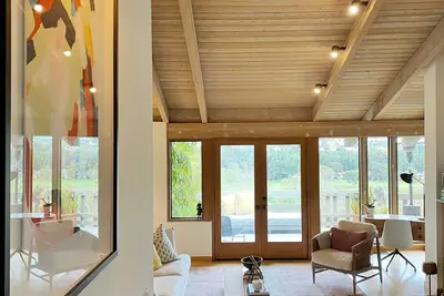 Image de Luxurious Coastal Villa - 8 mins from Beach