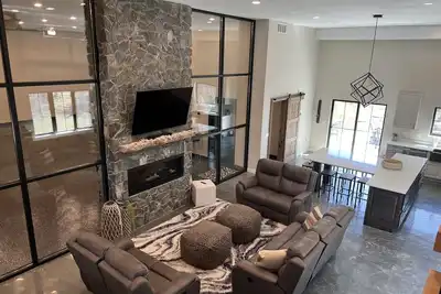 Image de Secluded, Cozy Shouse near the Lake!