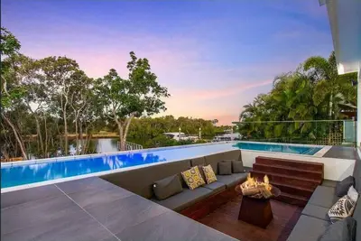 Image de Waterfront close to theme parks