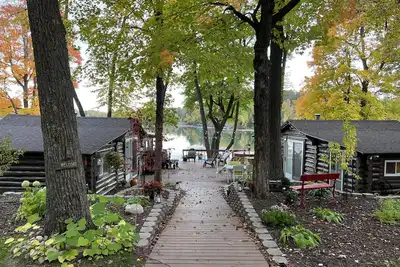 Image de Woman Lake! 2 cabins, pontoon boat, big deck, outdoor kitchen, fire globe!