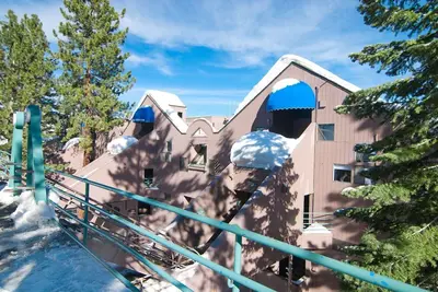 Mountain Ski Getaway in the Sierras
