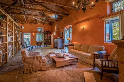 Bratis 4-bedroom Holiday Home
