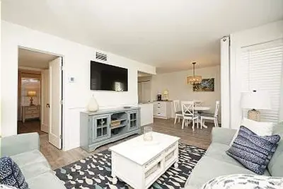 Image de 1br Golf Course Condo by Pool • Pet Friendly