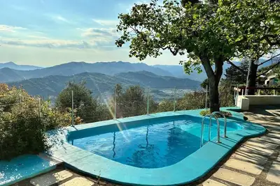 Image de The Cin: villa with swimming pool surrounded by forest. Fabulous sea view.