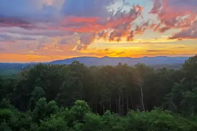 Image de Charming 3 Bd Cabin Stunning Views Overlooking the At