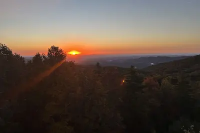 Image de Cozy mountain retreat with spectacular view to unwind and relax. Pet friendly!