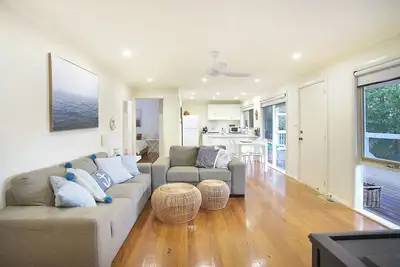 Image de Tea Tree Breeze by Ready Set Stay- Unlimited WiFi & Great Location