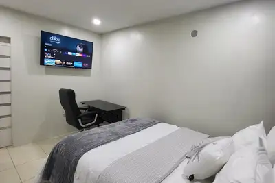 Image de Central Modern 1Bedroom Apartment for 4 with secure parking