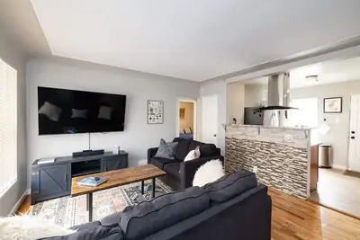 Image de Quiet-Chef's kitchen-Laundry-Updated-Pet friendly