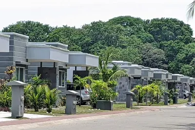 Image de Brand New Villa In Golf Community / Pool/ Brach