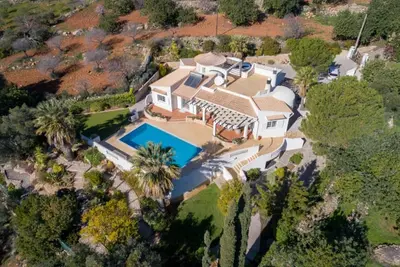 Image de Beautiful 3-Bed Villa in Faro Spool & Seaview