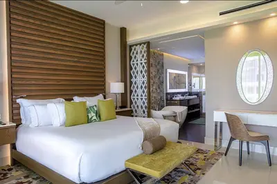 Image de Luxurious 1 Bedroom Ocean View Suite right on the beach of Cancun!