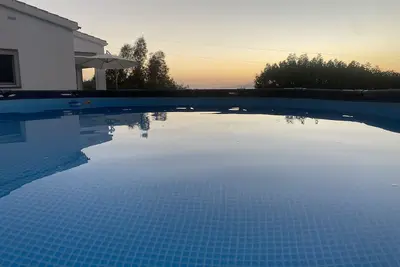 Image de Modern vacation home with fantastic views of the mountains and sea