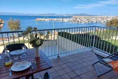 Image de Appartement avec situation exceptionnelle face à la mer!