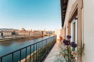 Image de Terrace on Arno River in Florence