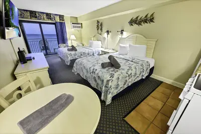 Image de Direct Oceanfront Views, Walk Beach New Sea Mist