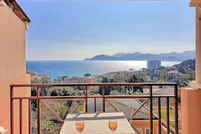 Image de Cocon à Cannes, piscine et vue mer époustouflantes, parking gratuit