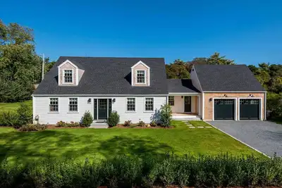 Image de Renovated Contemporary Colonial In Edgartown