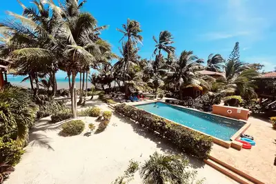 Costa Caye Villa - Beautiful 3 Br/4ba Oceanfront Private Villa